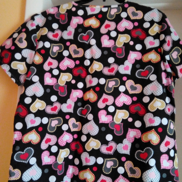 scrub top, Final Reduction - Picture 2 of 2